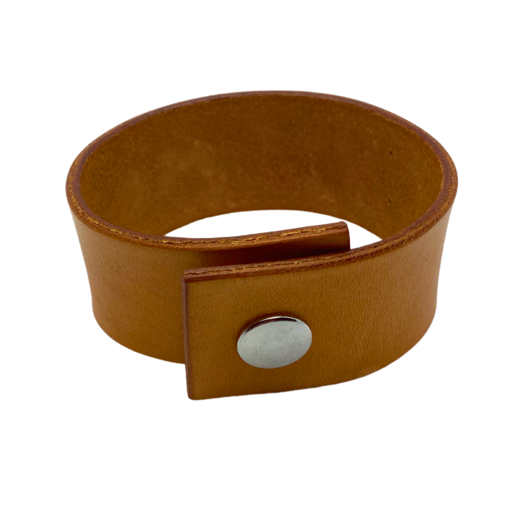 Smooth Light Leather Single Clasp Cuff