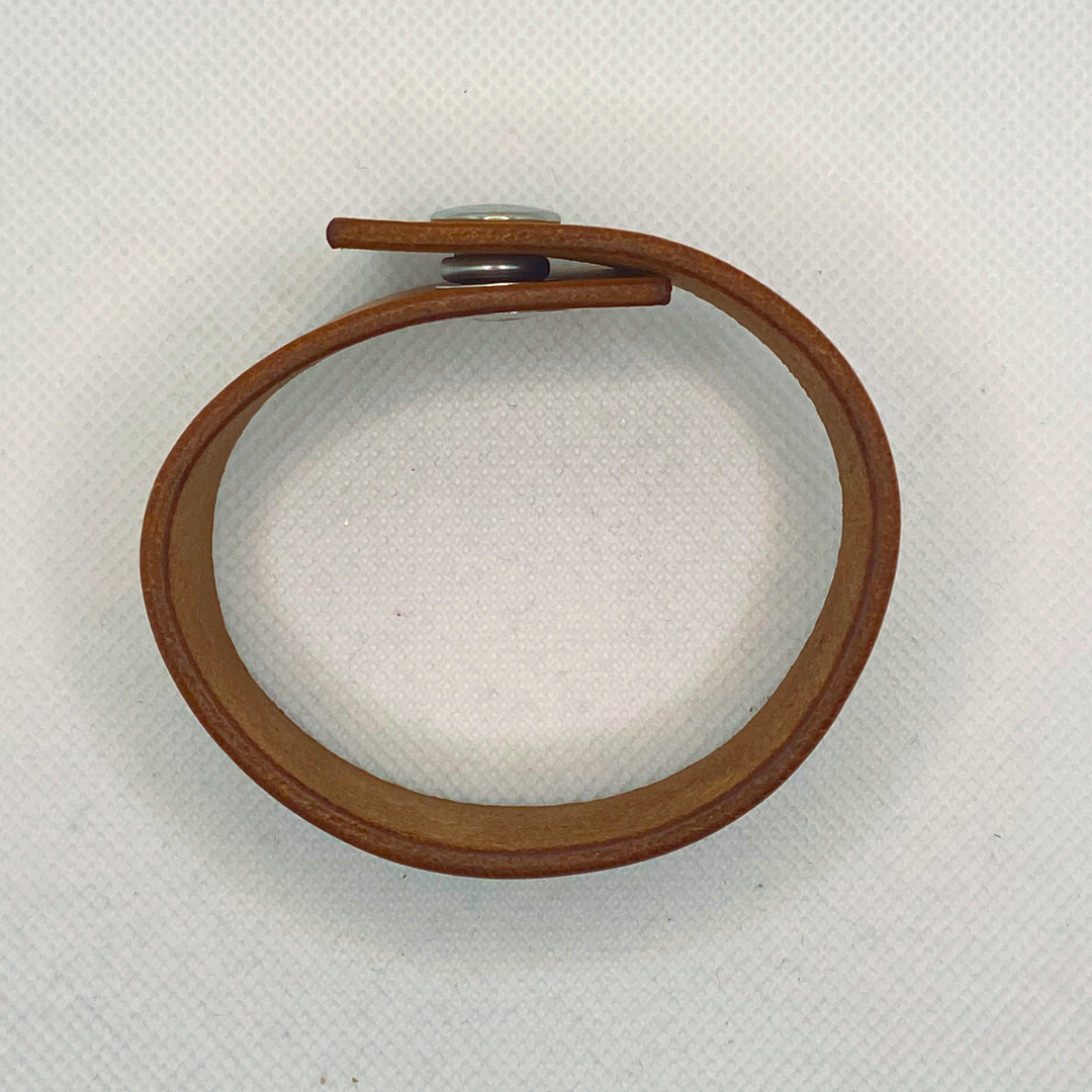 Smooth Light Leather Single Clasp Cuff